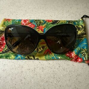 Stylish Maui Jim Black Sunglasses